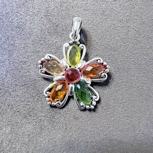 Beautiful Floral Cluster Necklace Pendant